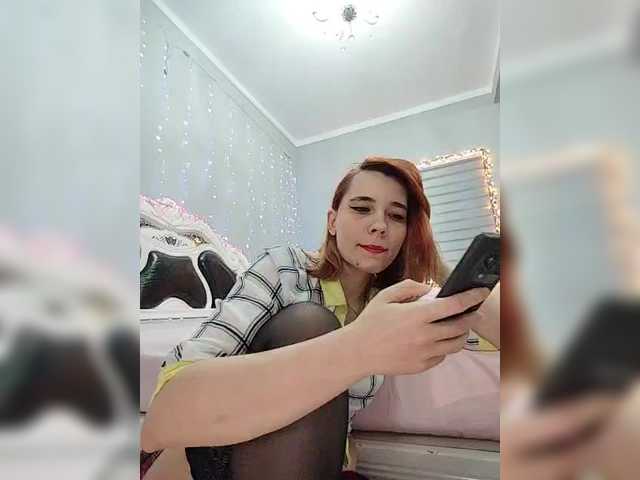 Kitteen's BongaCams show and profile