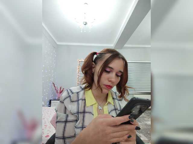Kitteen live cam on BongaCams
