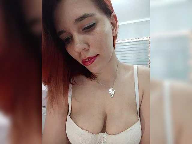 Kitteen live cam on BongaCams