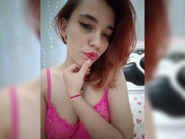 Kitteen live cam on BongaCams