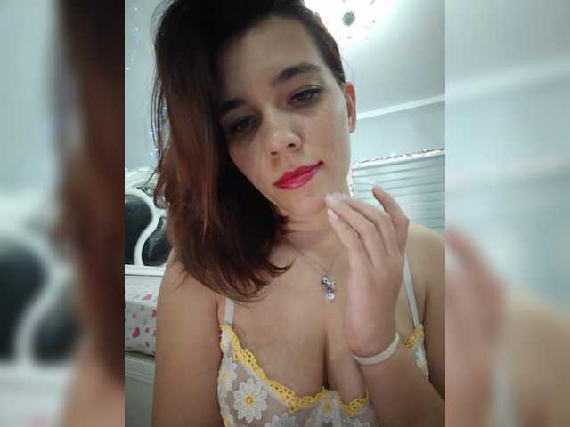 Kitteen live cam on BongaCams