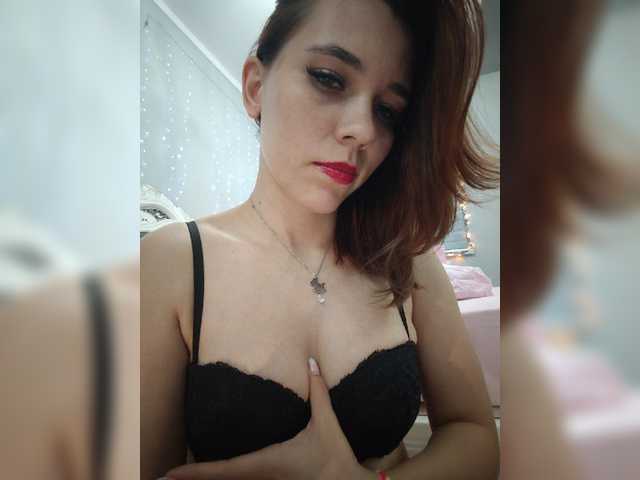 Kitteen live cam on BongaCams