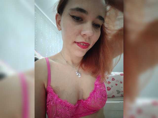 Kitteen live cam on BongaCams