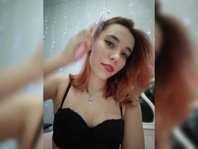 Kitteen live webcam show