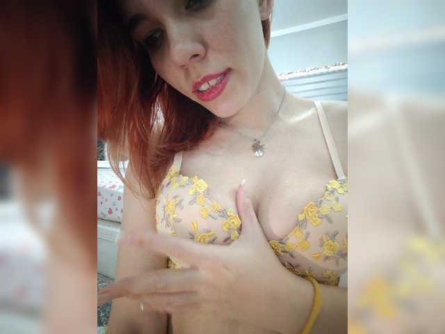 Kitteen live cam on BongaCams