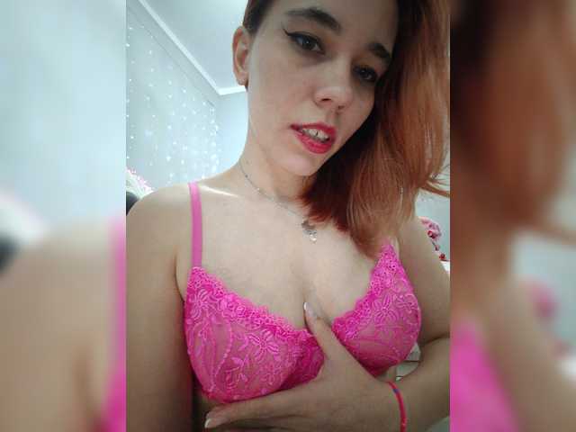 Kitteen live cam on BongaCams