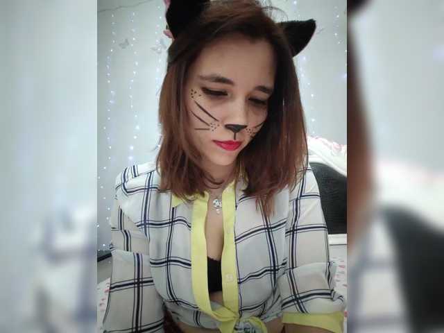 Kitteen live cam on BongaCams