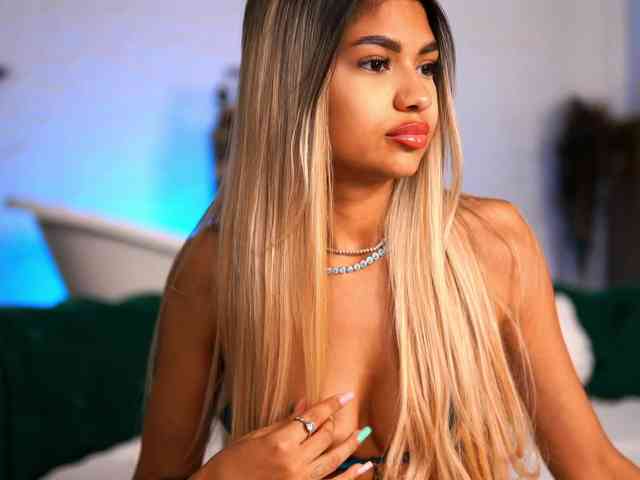 AshaYuva Live Webcam on BongaCams