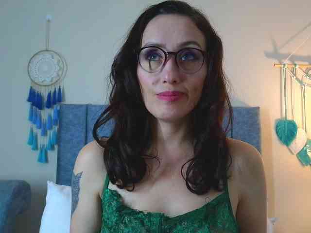 IberianMoonMK bongacams