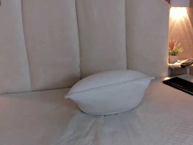 Juliette-1 live cam on BongaCams