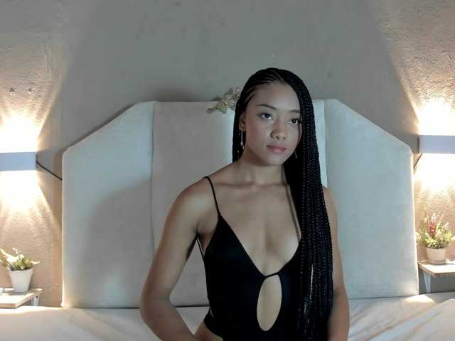 Juliette-1 live cam on BongaCams