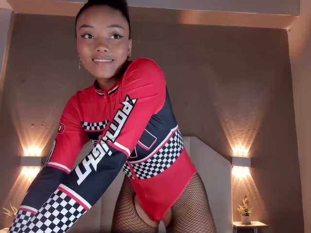 Juliette-1 live cam on BongaCams