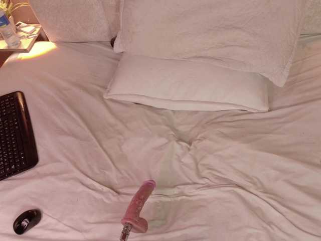 Juliette-1 live cam on BongaCams