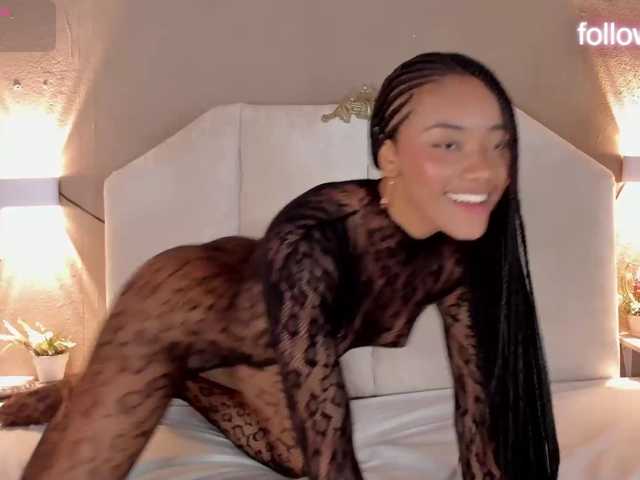 Juliette-1 live cam on BongaCams