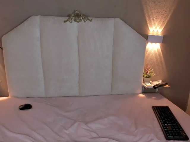 Juliette-1 live cam on BongaCams