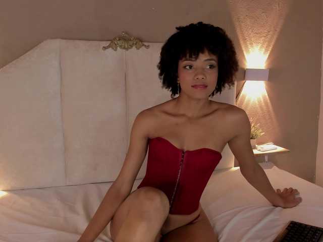 Juliette-1 live webcam show