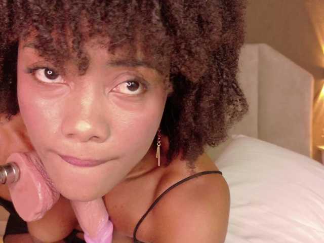 Juliette-1 live cam on BongaCams