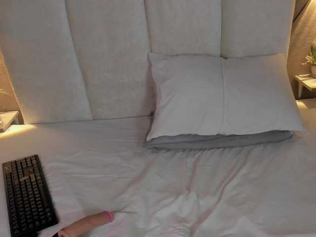 Juliette-1 live cam on BongaCams