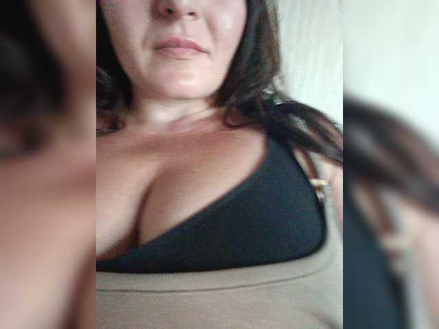 Elizabethh live cam on BongaCams