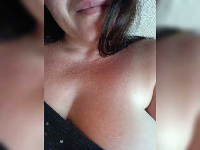 Elizabethh live cam on BongaCams