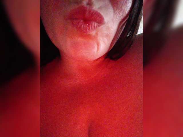 Elizabethh live cam on BongaCams