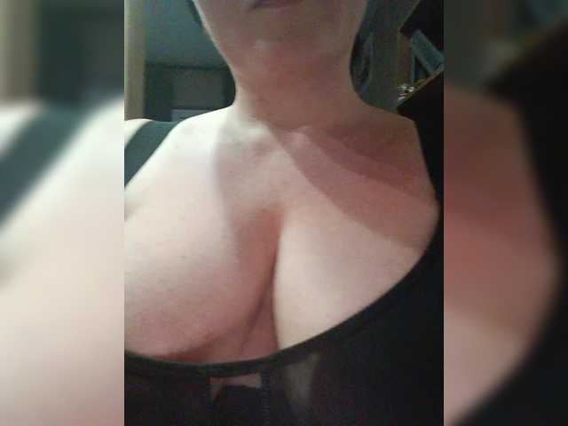 Elizabethh live webcam show