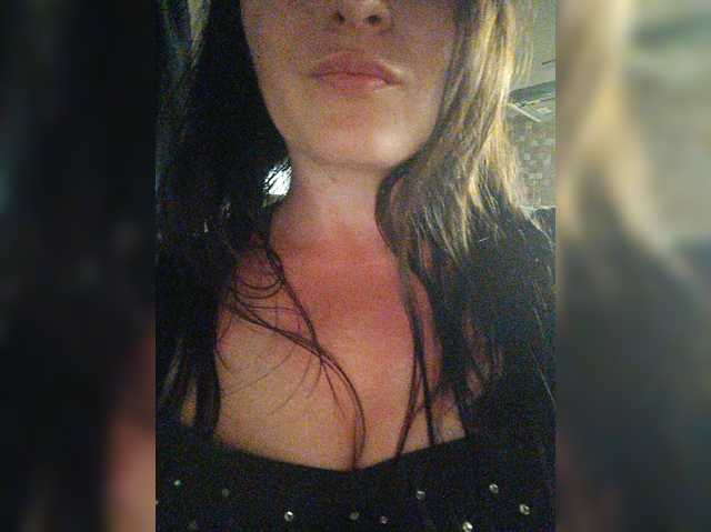 Elizabethh live cam on BongaCams
