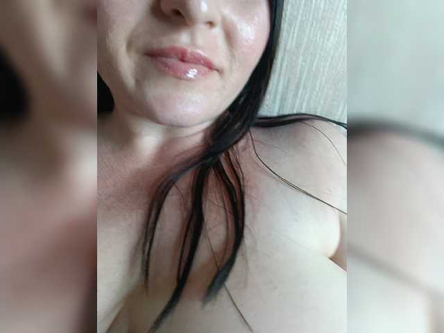 Elizabethh live cam on BongaCams