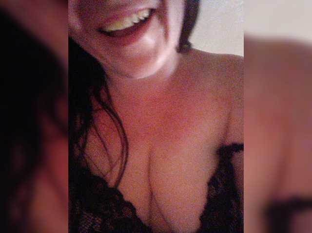 Elizabethh live cam on BongaCams