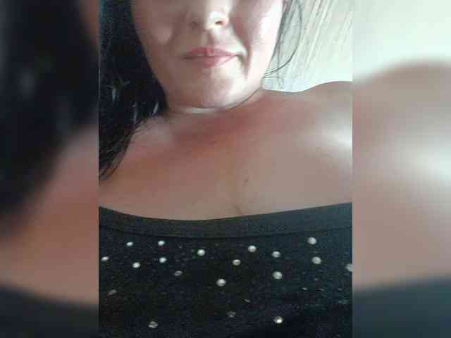 Elizabethh Live Webcam on BongaCams