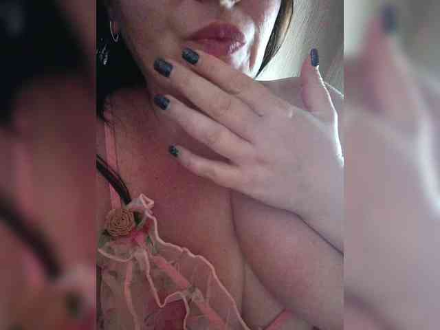 Elizabethh Live Webcam on BongaCams