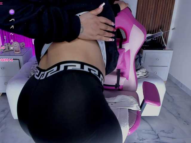 lucybeatifull live webcam show