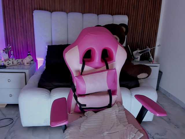 lucybeatifull live cam on BongaCams
