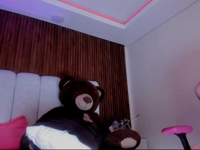 lucybeatifull live webcam show