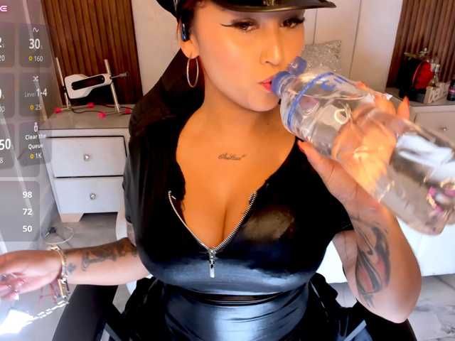 lucybeatifull live cam on BongaCams