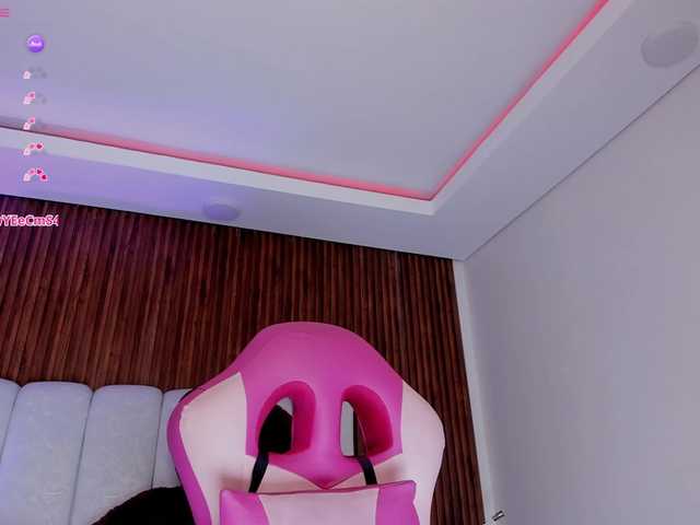 lucybeatifull live webcam show
