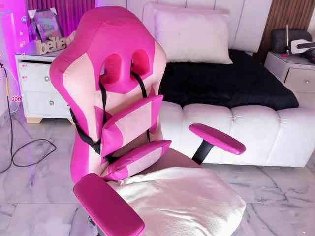 lucybeatifull webcam