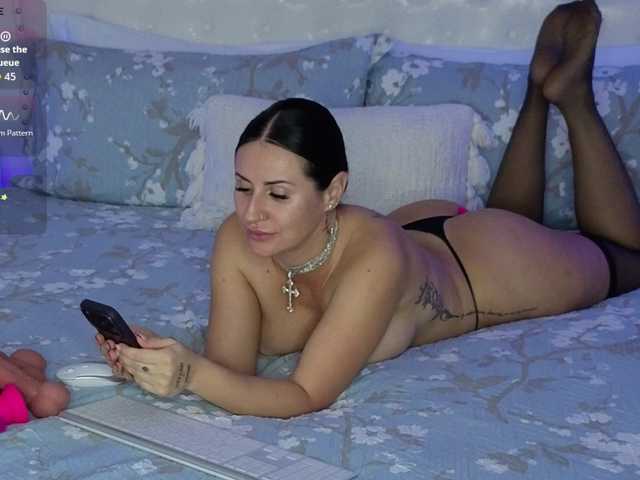 Violet888 live cam on BongaCams