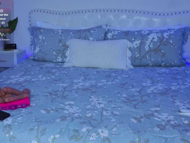 Violet888 live cam on BongaCams