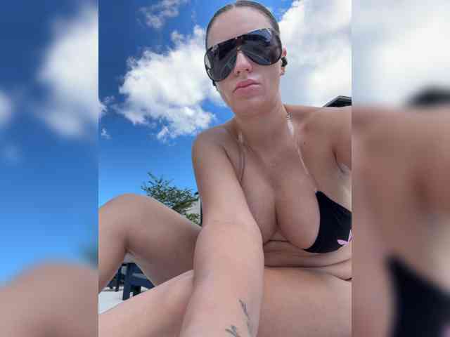 VioletBaby webcam