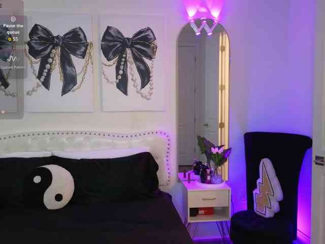 VioletBaby webcam