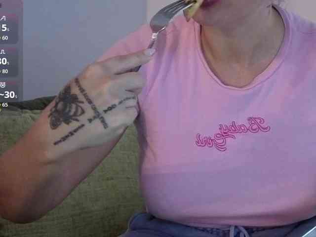 VioletBaby webcam