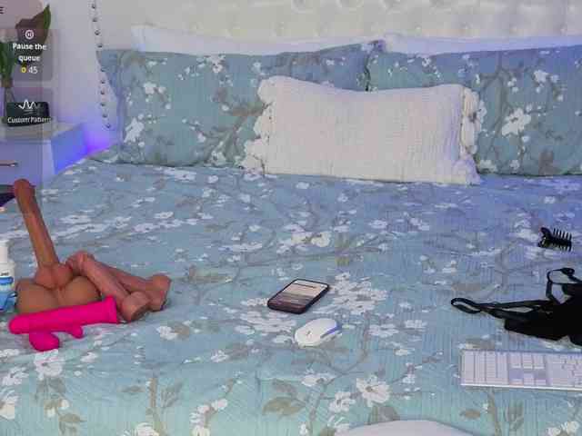 VioletBaby webcam