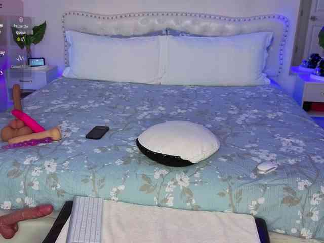 VioletBaby webcam