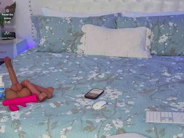 VioletBaby webcam