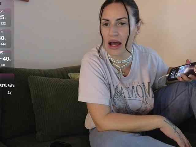VioletBaby webcam