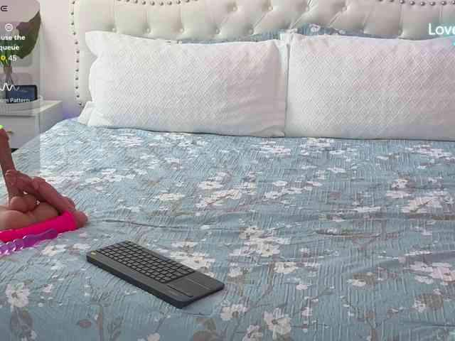 VioletBaby webcam