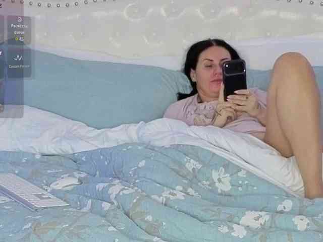 VioletBaby webcam