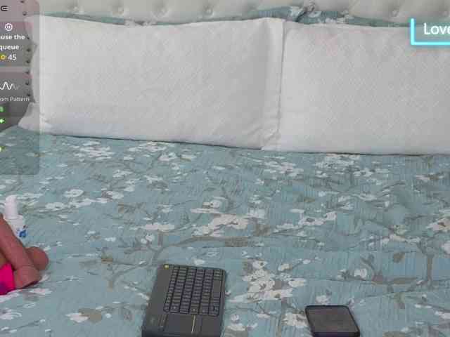 VioletBaby webcam