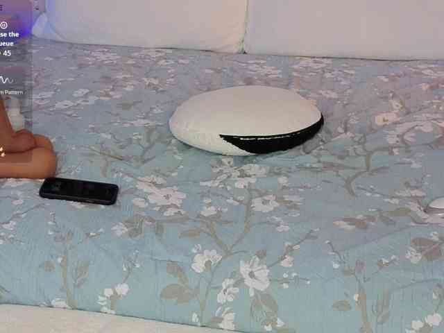 VioletBaby webcam